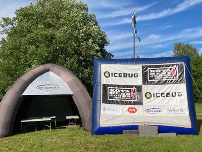 Poodiumiseina taustal saavad osalejad ka end jäädvustada