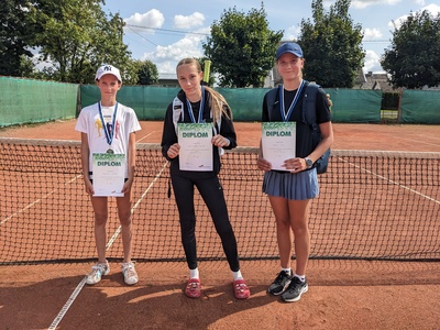 Järvamaal jagati tennise medaleid