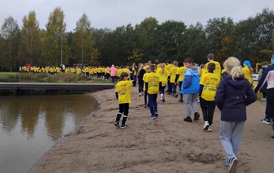 Eelmisel kolmapäeval üle Eesti 21. korda olnud Eesti suurim koolinoorte spordiüritus – heategevuslik teatejooks sai tänavu külge mõru maigu, kui paljud õpilased rebisid osaluse eest tasuta saadud särgi endal või kaasvõistlejatel meelega puruks.