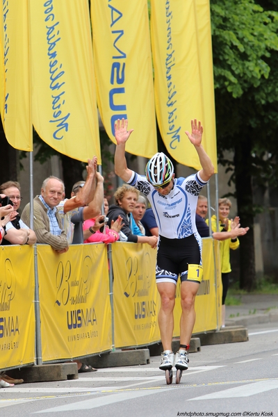 Pärnu Rulluisumaratoni ja Eesti meistriteks rulluisutamise maratonidistantsidel krooniti Kert Keskpaik ja Saskia Alusalu!