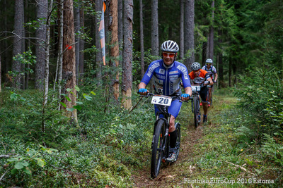 Tõukeratas on ideaalne vahend maastikul liikumiseks. Foto: Taavi Nagel