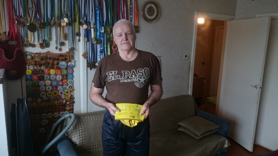 Tõnu Pullerits oma kodus Vänrdas