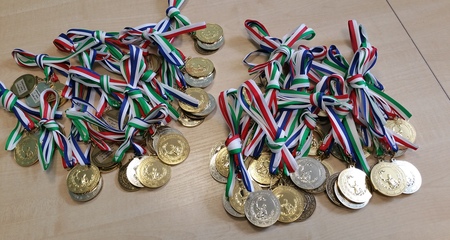 Viljandimaa noorte kergejõustiku MV medalid ootavad väljajagamist