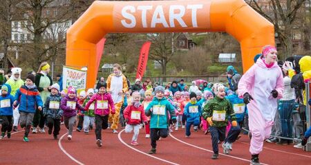 Esmaspäeval jooksevad lapsed